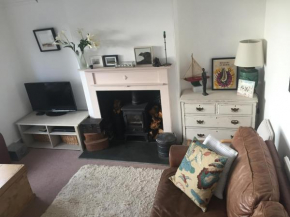 Sunnyview 5-Bed House in Kingsbridge with parking